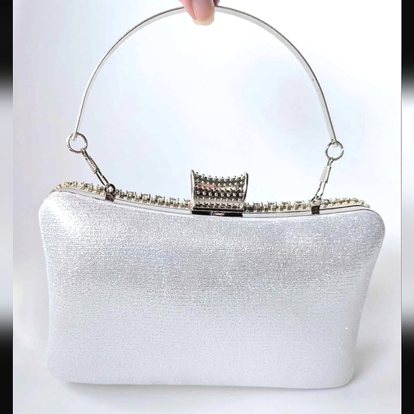 GORGEOUS Crystal Encrusted Silver Clutch Purse Evening Crossbody Bag - Picture 5 of 8